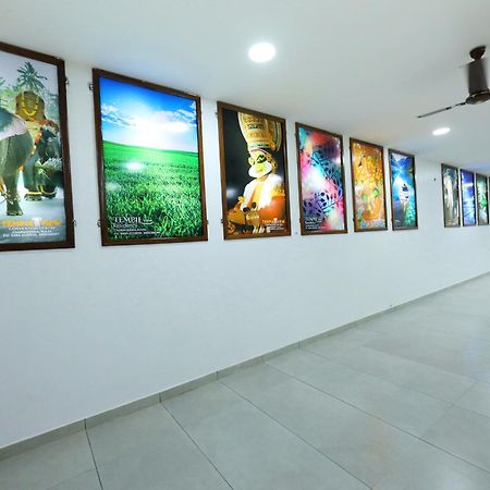 Temple View Residency Hotel Chottanikara Buitenkant foto