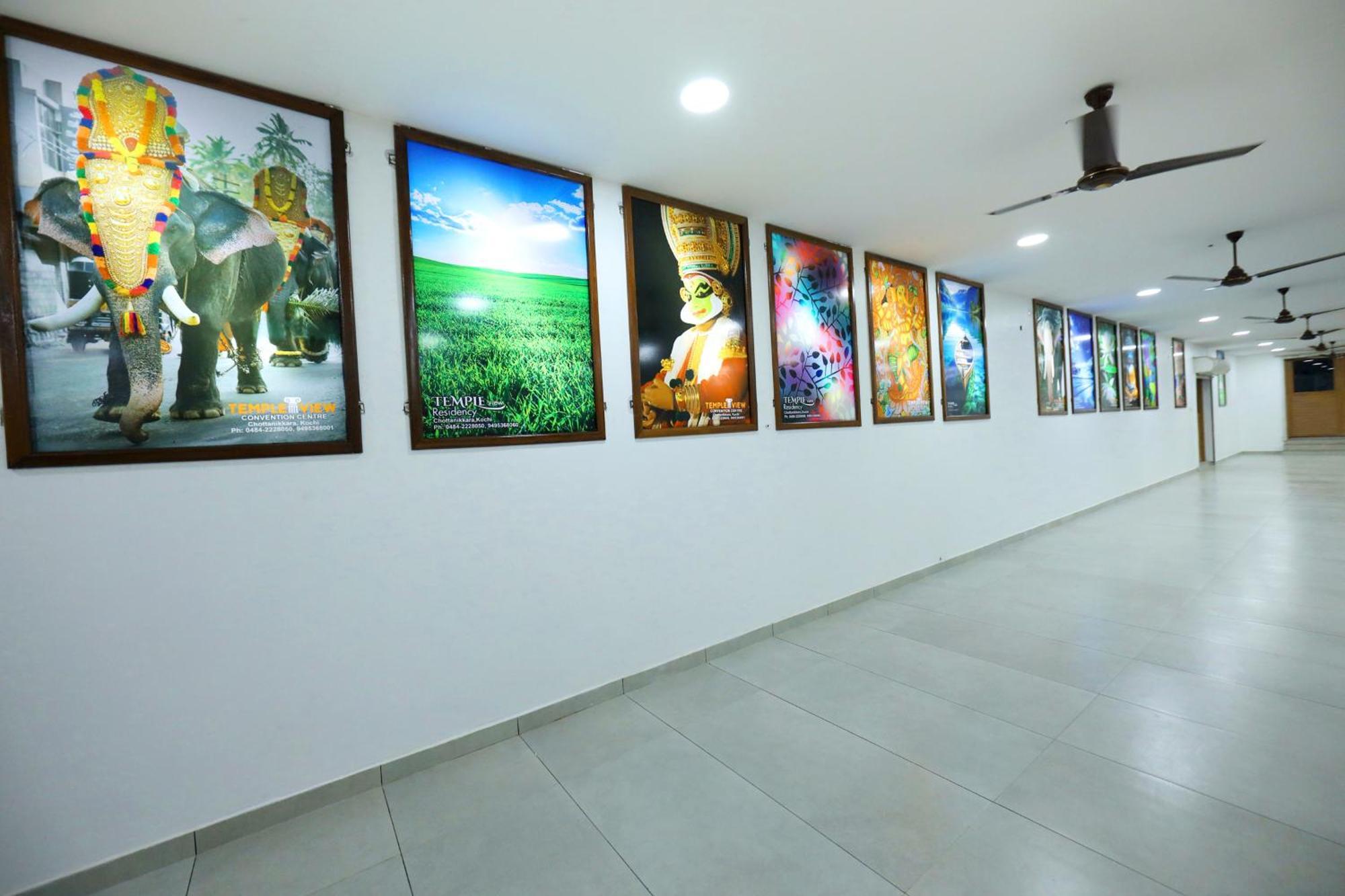 Temple View Residency Hotel Chottanikara Buitenkant foto