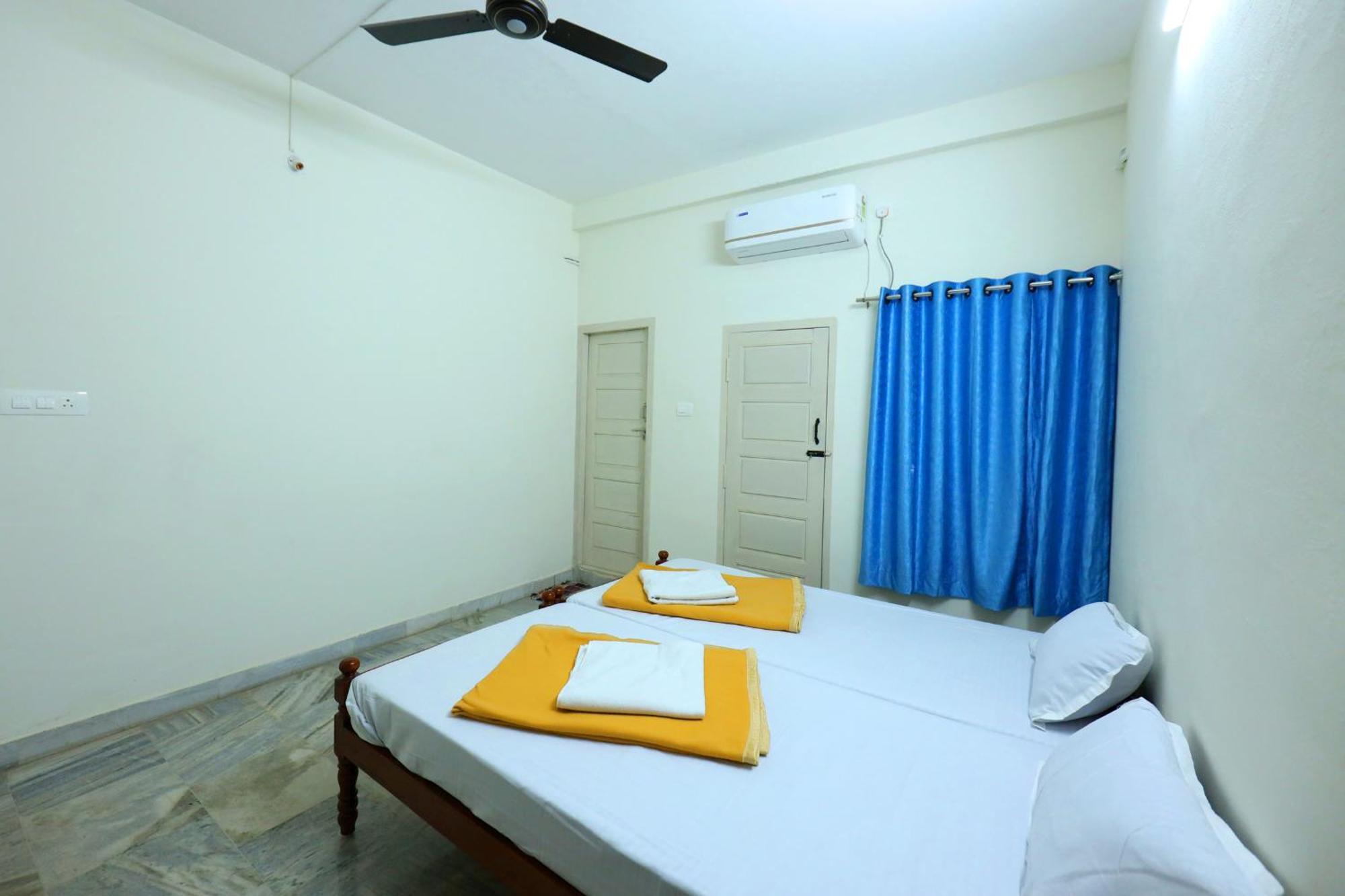 Temple View Residency Hotel Chottanikara Buitenkant foto