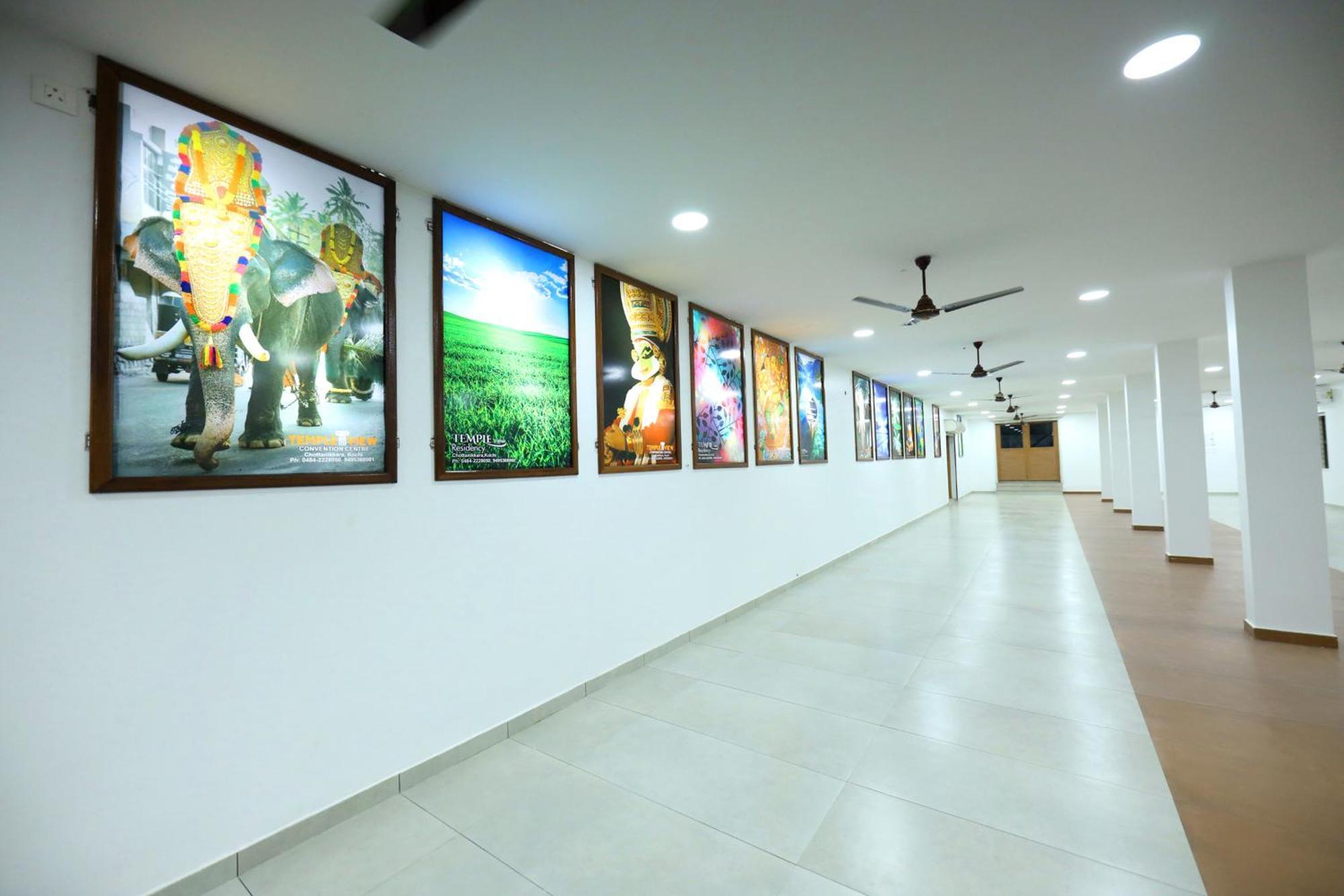 Temple View Residency Hotel Chottanikara Buitenkant foto
