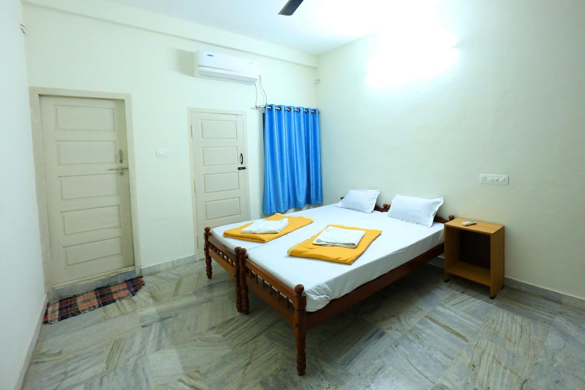 Temple View Residency Hotel Chottanikara Buitenkant foto
